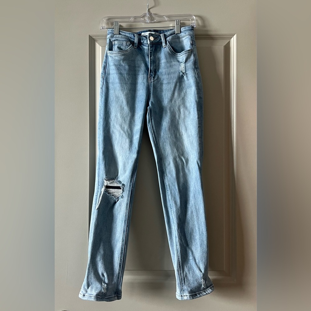 Altar’d State lightly distressed straight leg jean